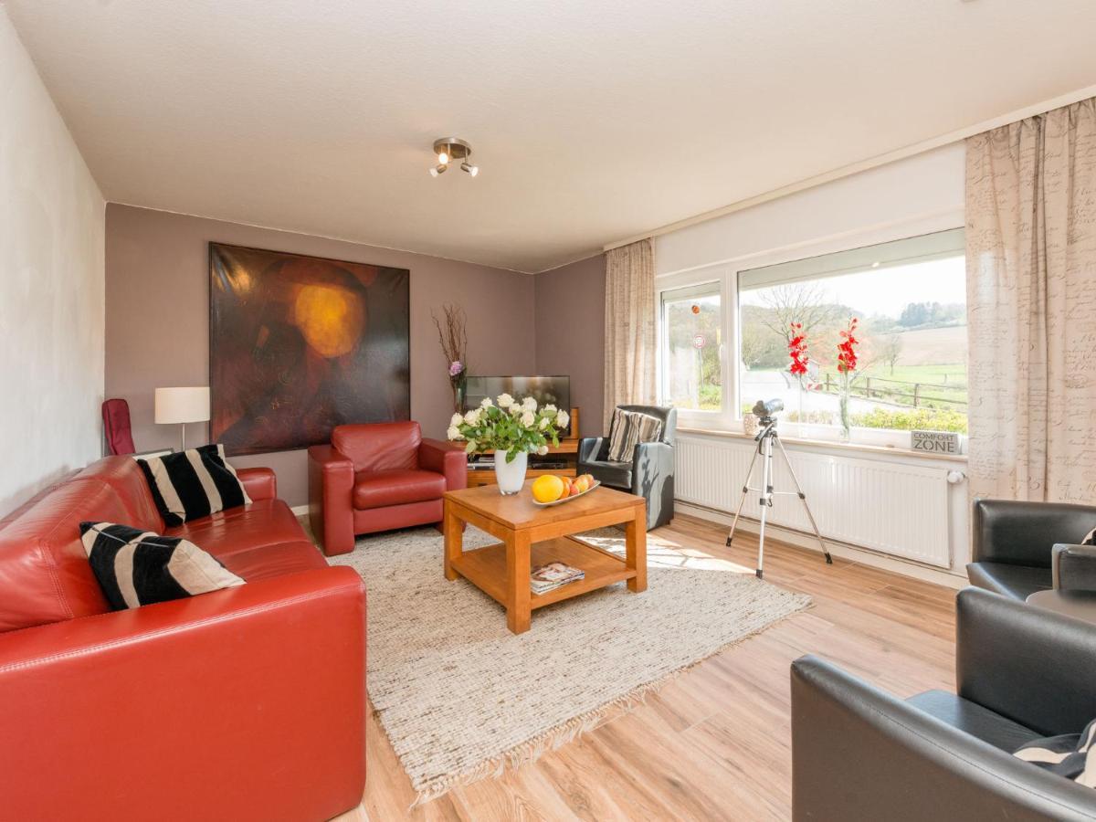 Modern Holiday Home Near River In Amelgatzen Emmerthal Quarto foto